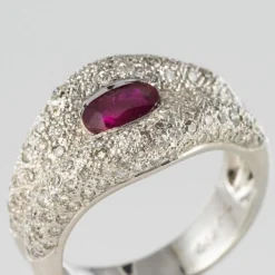 Bague Rubis et pavage de Diamants