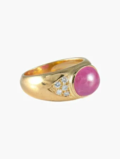 Bague rubis ovale cabochon suiffé or jaune