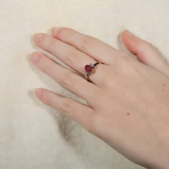 Bague Rubis épaulé