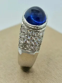 Bague saphir cabochon or blanc et diamants