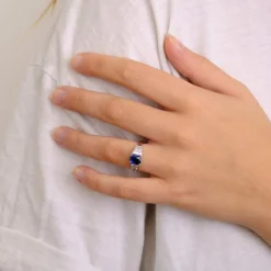 Bague Saphir coussin 1.49ct et Diamants