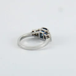 Bague Saphir coussin 1.49ct et Diamants