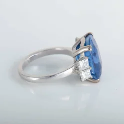 Bague Saphir de Ceylan 13.60cts Diamants taille princesse