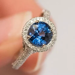 Bague saphir de ceylan et diamants