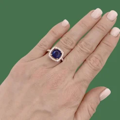 Bague saphir, diamants, deux ors.