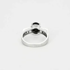 Bague saphir diamants or blanc