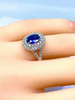 Bague Saphir entourage diamants