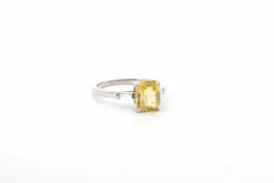 Bague saphir jaune de 2,02cts et diamants