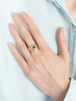 BAGUE SAPHIR OR JAUNE ET DIAMANTS
