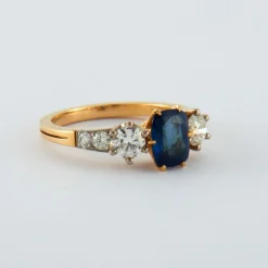 Bague Saphir épaulé Diamants