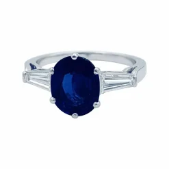 Bague saphir, platine et diamants.