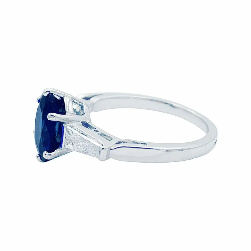 Bague saphir, platine et diamants.