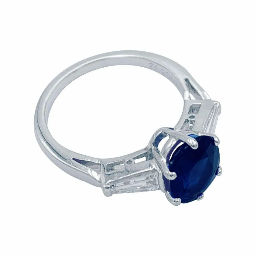 Bague saphir, platine et diamants.