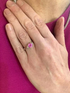 Bague saphir rose diamants or blanc