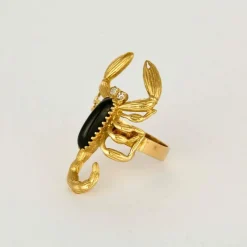 Bague scorpion en or jaune, onyx et diamants