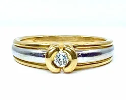 Bague solitaire 2 ors 18 carats et diamants