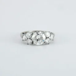 Bague Solitaire accompagné Diamant 2.07cts