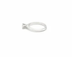 Bague solitaire avec diamant de 0,30 ct