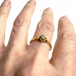 Bague solitaire contemporaine or et diamants