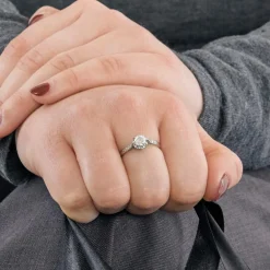 Bague solitaire des années 1930 en platine et diamants