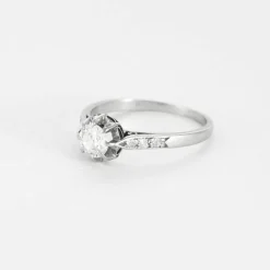 Bague solitaire des années 1930 en platine et diamants