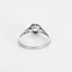 Bague solitaire des années 1930 en platine et diamants