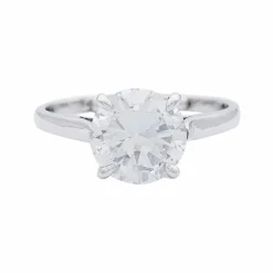 Bague solitaire diamant.
