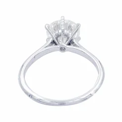 Bague solitaire diamant.