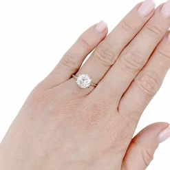 Bague solitaire diamant.