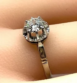 Bague solitaire diamant 0,60 carat