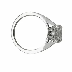 Bague solitaire diamant 2,02 carats en platine.
