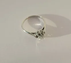 Bague solitaire diamant 0.30ct or blanc platine