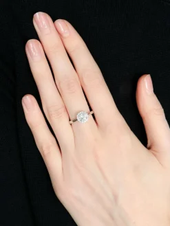 bague Solitaire Diamant entouré de brillants