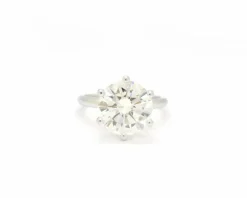 Bague solitaire en or avec diamant de 6,05 carats