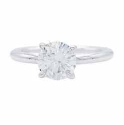 Bague solitaire en or blanc, diamant 1,11 carat.