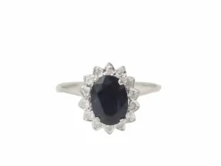 Bague solitaire en or blanc, diamants et saphir ovale