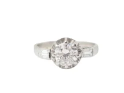 Bague solitaire en or blanc et diamant