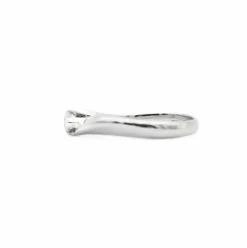 Bague solitaire en or blanc avec diamant