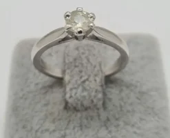 Bague solitaire en Or Blanc, diamants