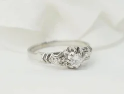 Bague solitaire en or blanc et platine, diamant 0,23ct