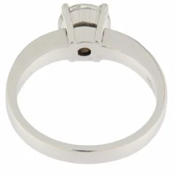 Bague solitaire en or blanc avec diamant