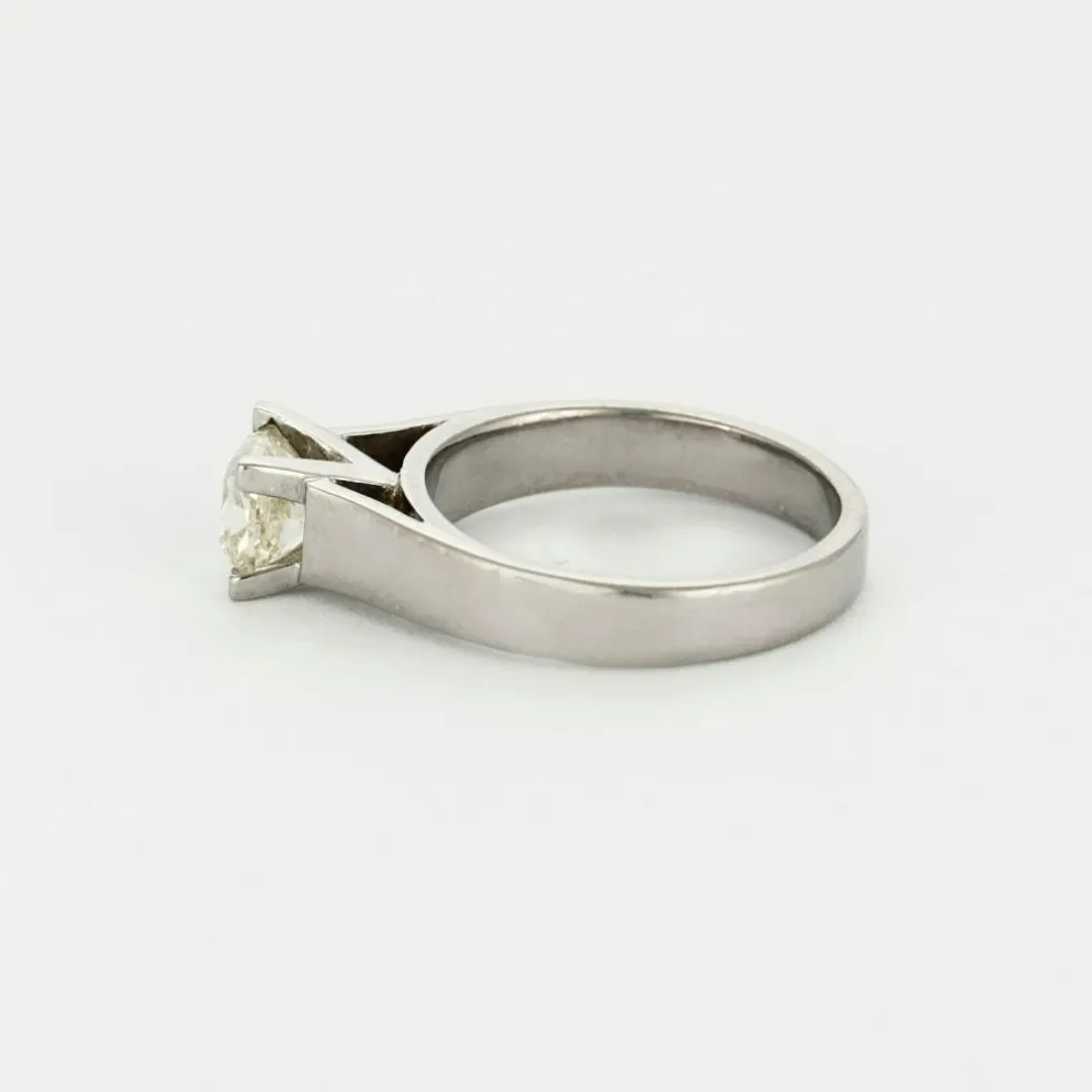 Bague solitaire en Or blanc Diamant Coussin