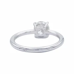 Bague solitaire en or blanc, diamant 1,11 carat.