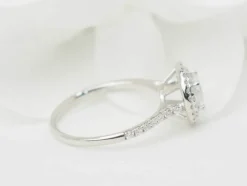 Bague solitaire en or blanc et diamants 0.72ct