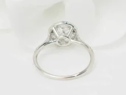 Bague solitaire en or blanc et diamants 0.72ct