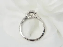Bague solitaire en or blanc et diamants 0.82ct