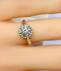 Bague solitaire en or et platine, diamant