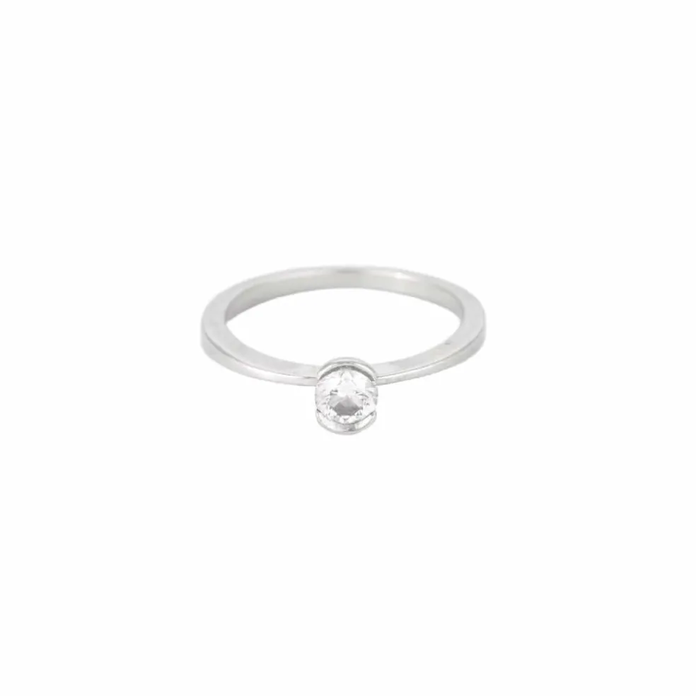 Bague solitaire en or gris et diamant