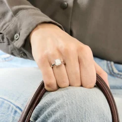 Bague solitaire en or gris et diamant 3.01 carat
