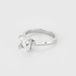 Bague solitaire en or gris et diamant 3.01 carat